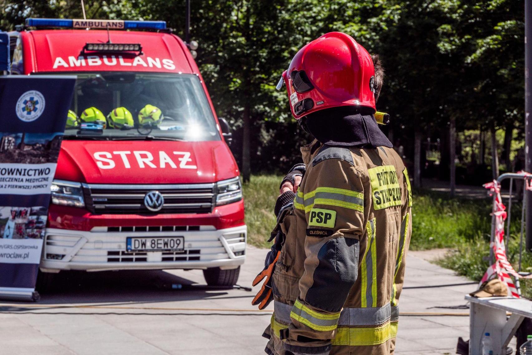 Wypadek na DK28. Dwie osoby ranne, tworzą się korki