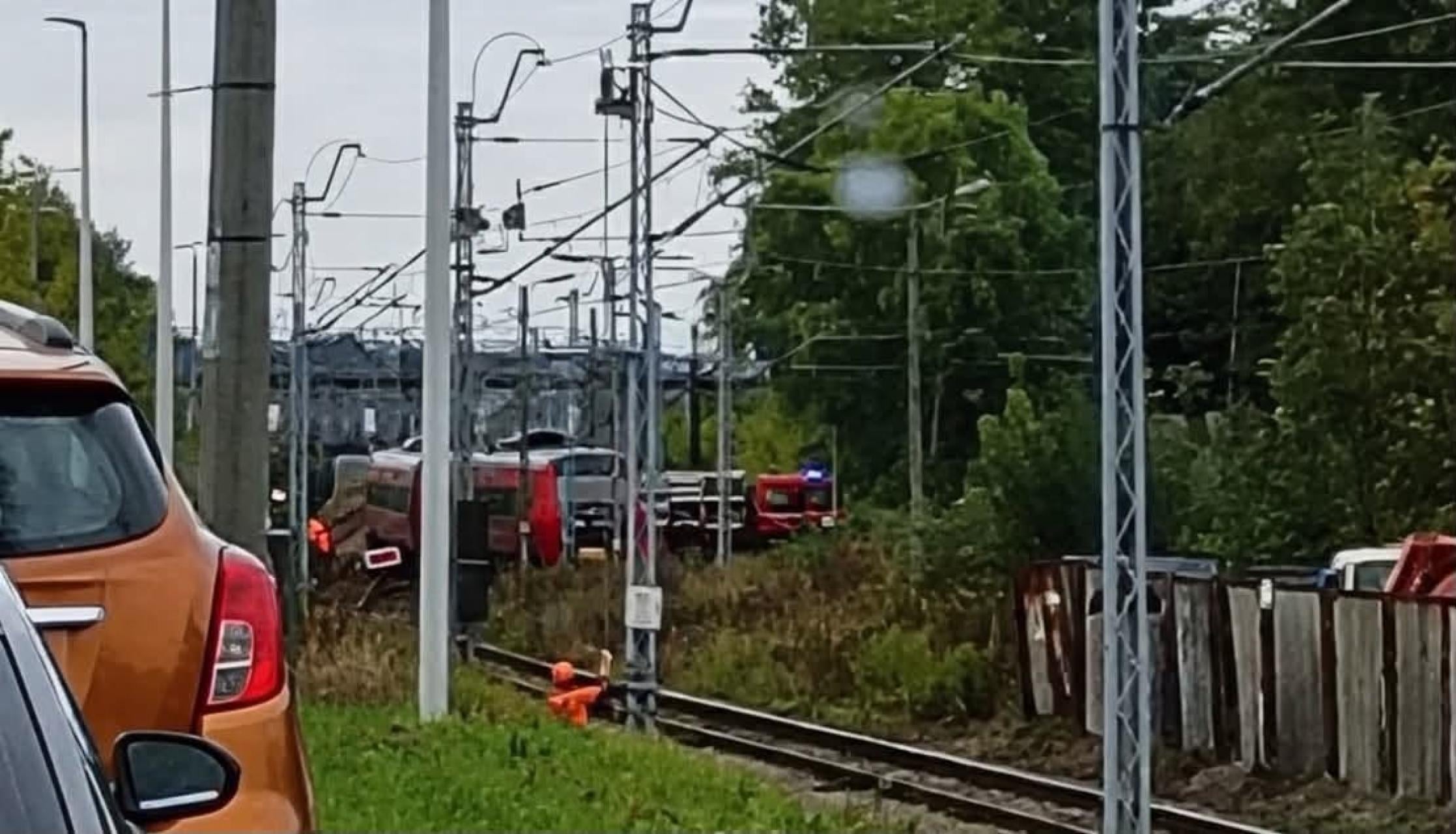 Skład Intercity wykoleił się w Prokocimiu. Na miejscu pracują służby