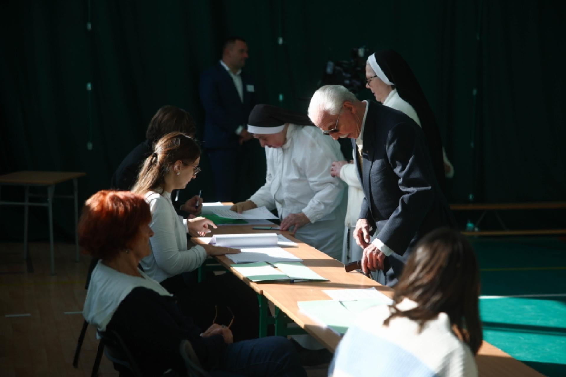 Jak głosował Kraków? Gibała zdominował większość obwodów, Piątkowska mocna w centrum
