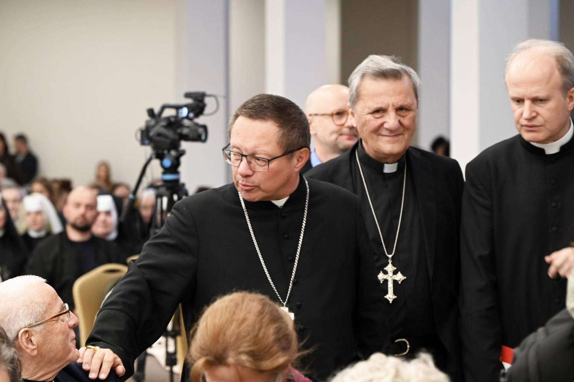 Gdzie jest Bóg, gdy cierpię? Spotkanie z kardynałem Grzegorzem Rysiem