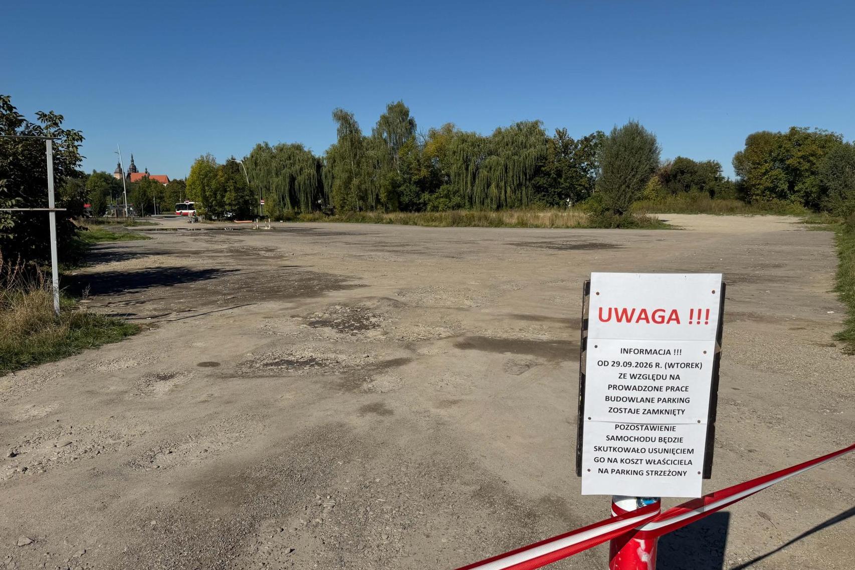 Duże zmiany przy sądeckim szpitalu. Powstanie prawie 200 miejsc parkingowych