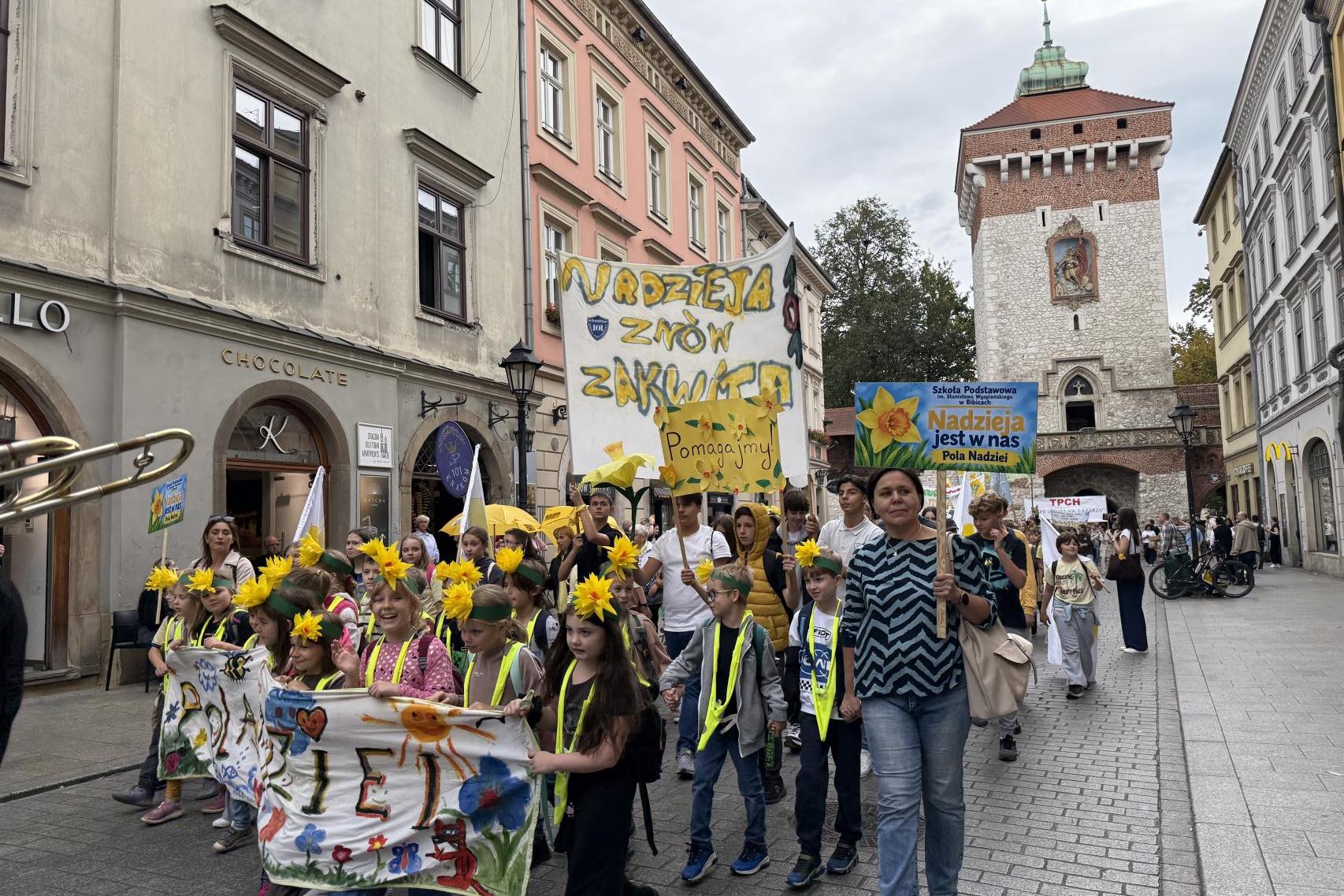 Żółte koszulki, żonkile i puszki. Kraków pomaga pacjentom hospicjum św. Łazarza