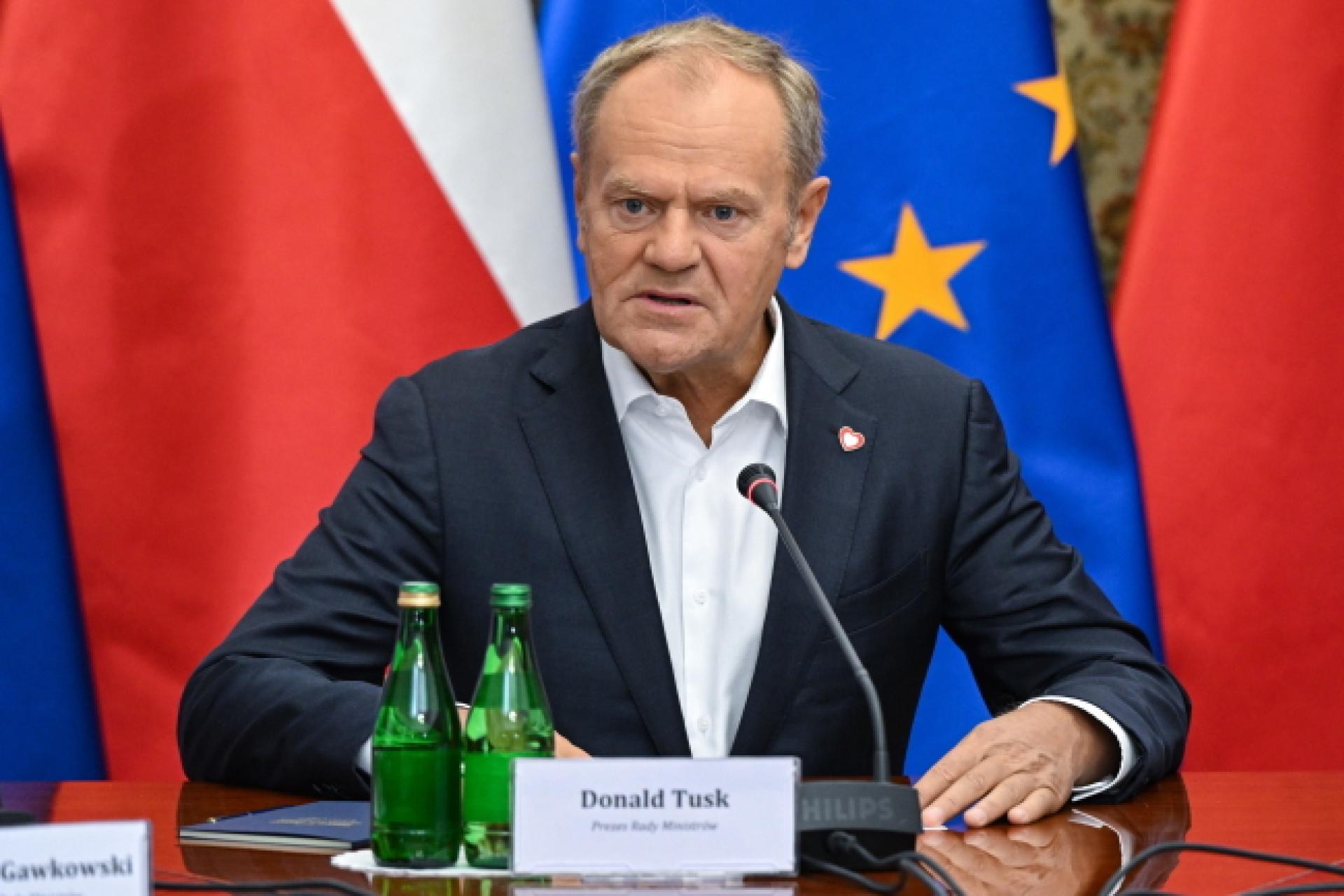 Premier o atakach w szkołach: Nie będziemy kontrolować szkół metodami policyjnymi