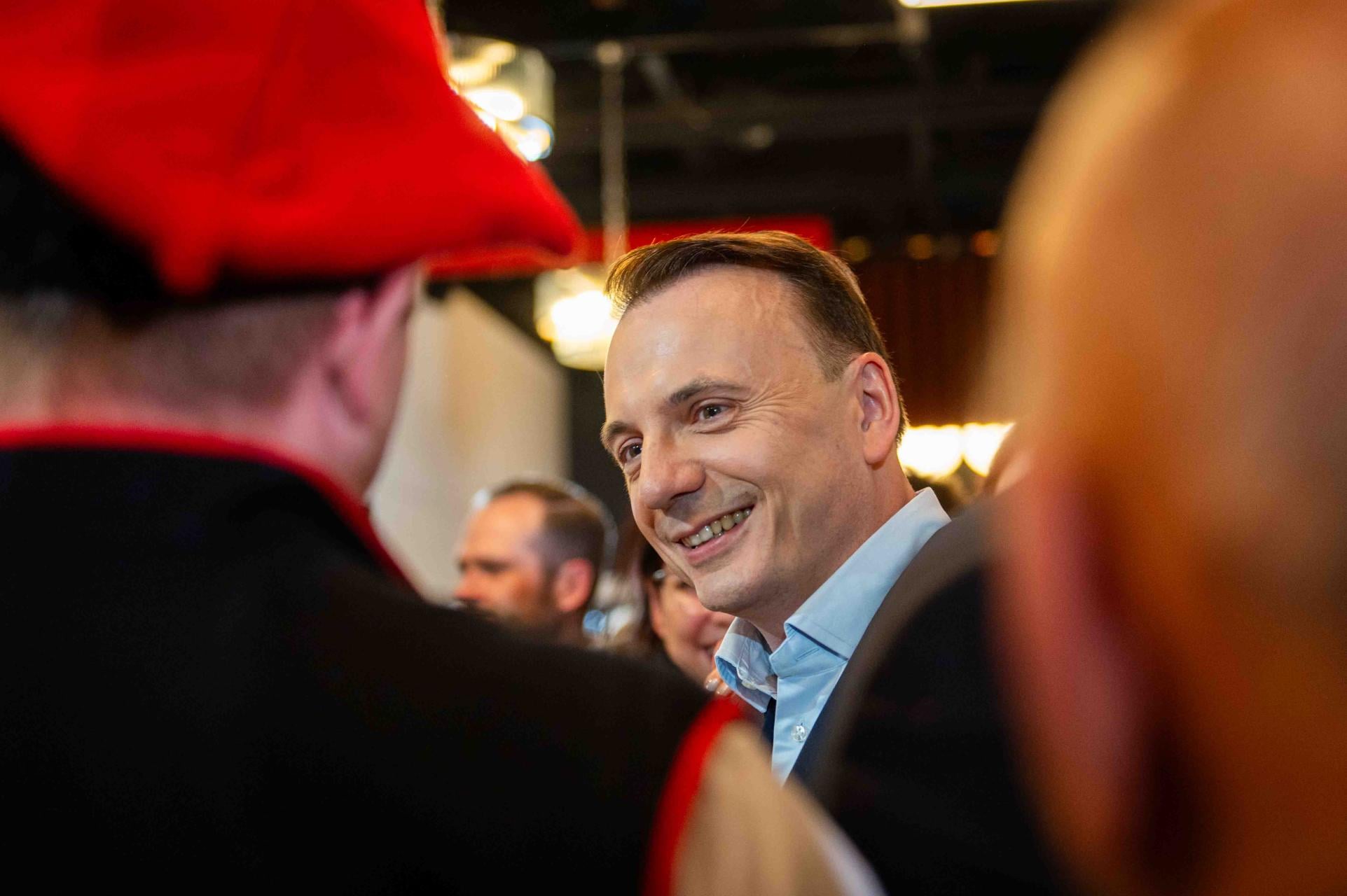 Krakowianie wybrali nowego prezydenta. euforia w sztabie Łuksza Gibały