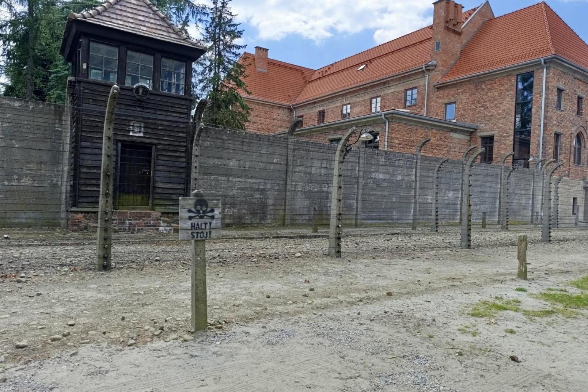 Litwin hajlował w Muzeum Auschwitz. Zapłacił wysoką grzywnę