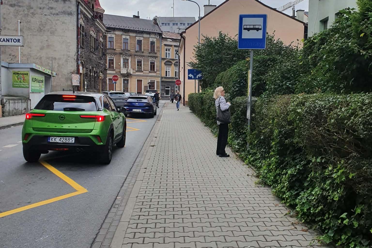 Przeniesiony przystanek komunikacji miejskiej i małopolskich linii dowozowych na ulicę Krasińskiego. / fot: B. Maziarz