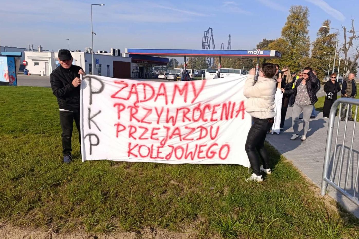 Mieszkańcy Podolsza stawiają ultimatum. Przed dniem Wszystkich Świętych chcą sparaliżować ruch na DK 44