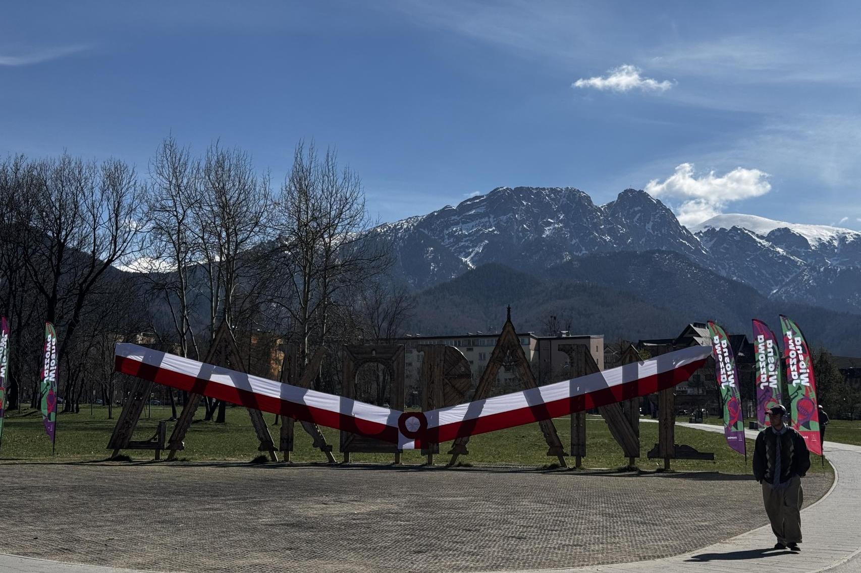 Napis ?Zakopane? zniknął z Równi Krupowej. Miasto wyjaśnia, co się z nim stało