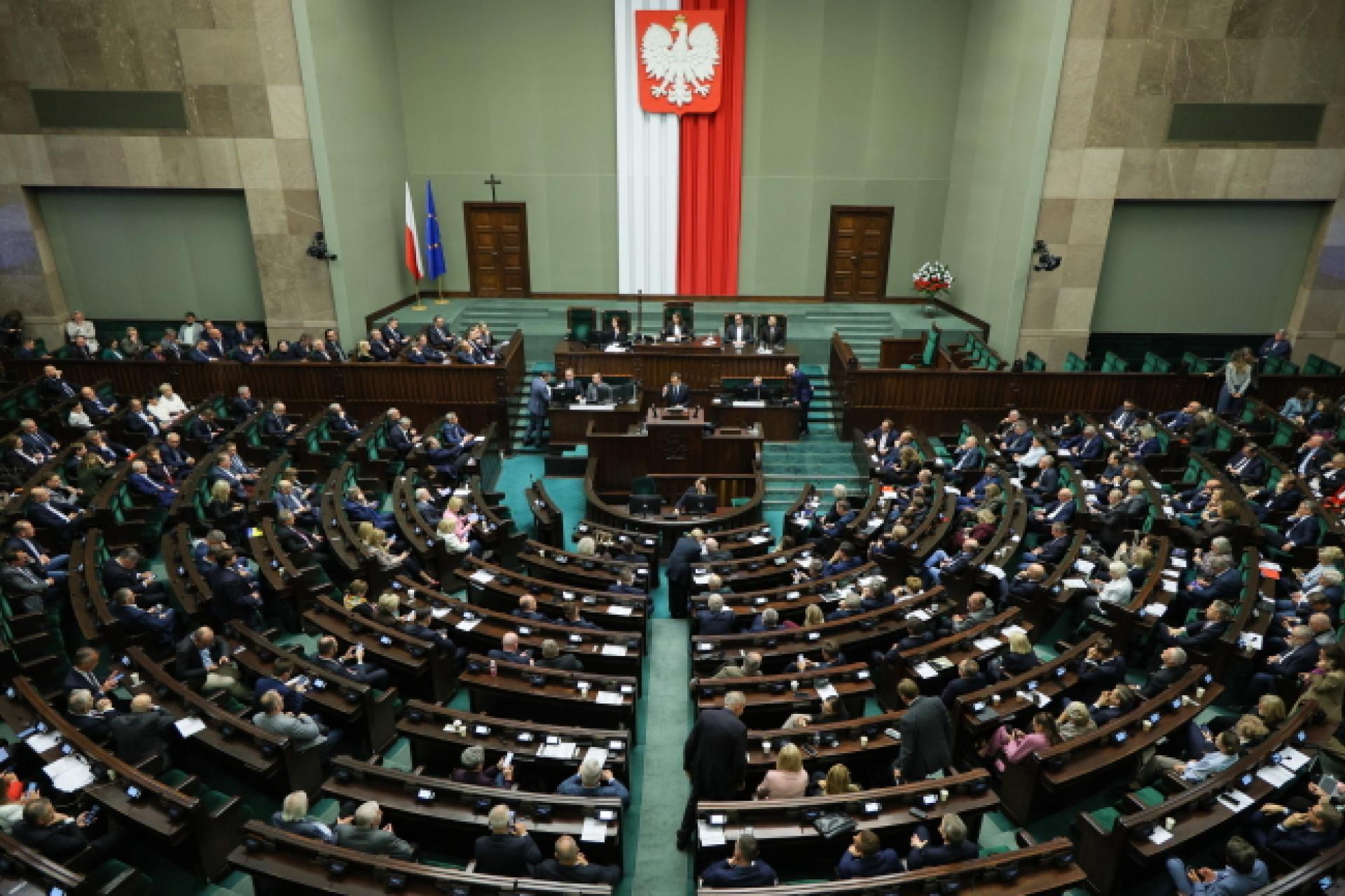 Sejm za dekryminalizacją aborcji. Kosiniak-Kamysz i Hołownia głosowali przeciw