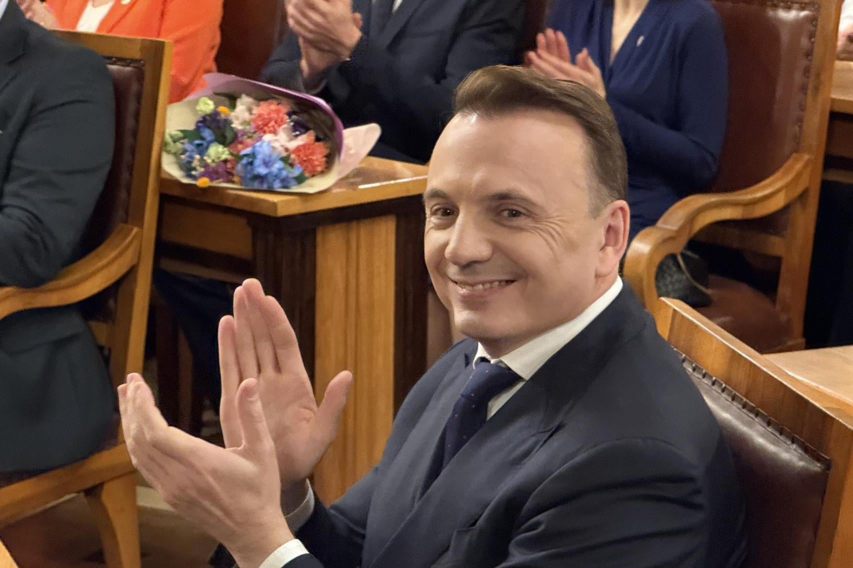 Tyle będzie zarabiał Łukasz Gibała. Sam zaproponował obniżkę
