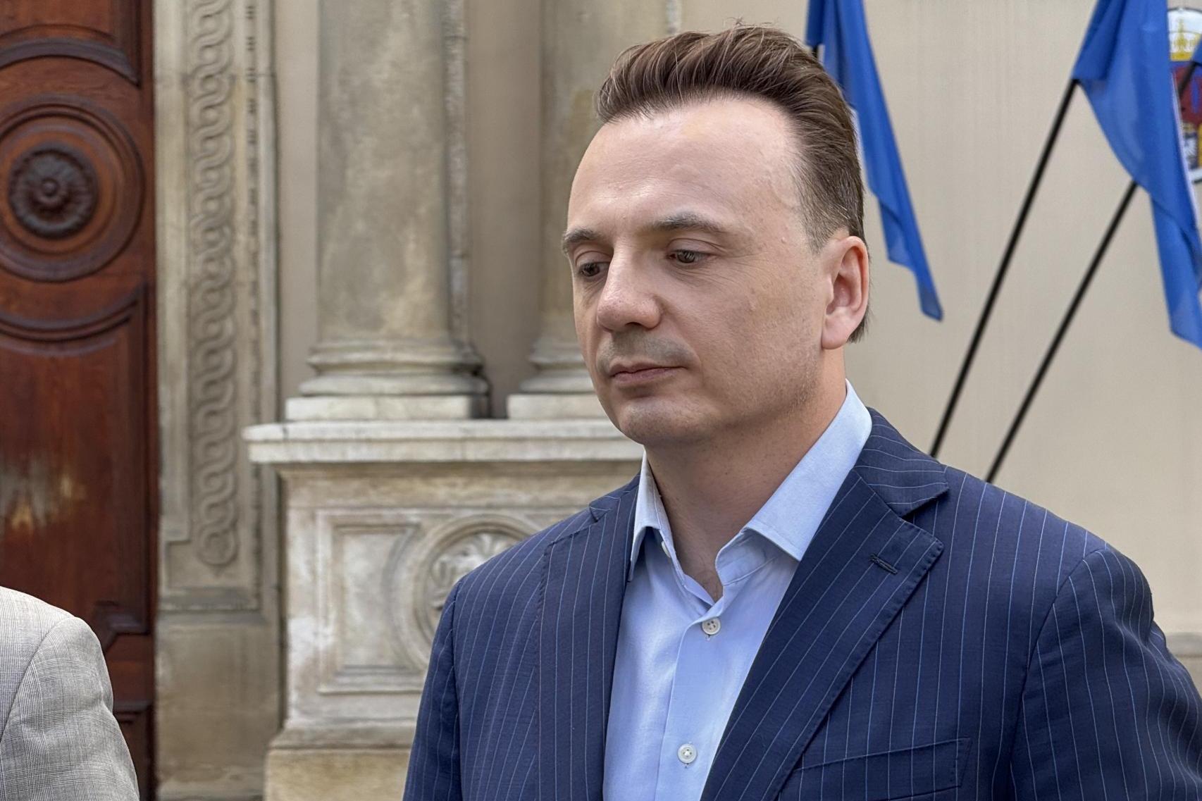 Sześć departamentów do likwidacji. Łukasz Gibała podpisał zarządzenie